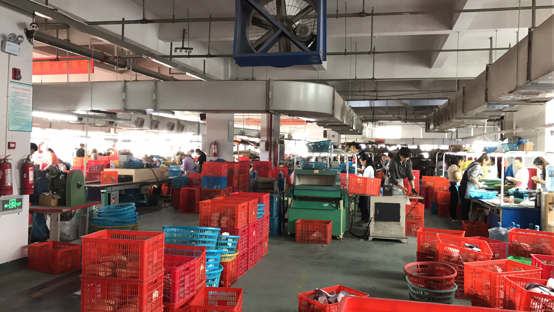 一哥鞋膠攜手溫州衛(wèi)群中底廠共創(chuàng)溫州中底輝煌
